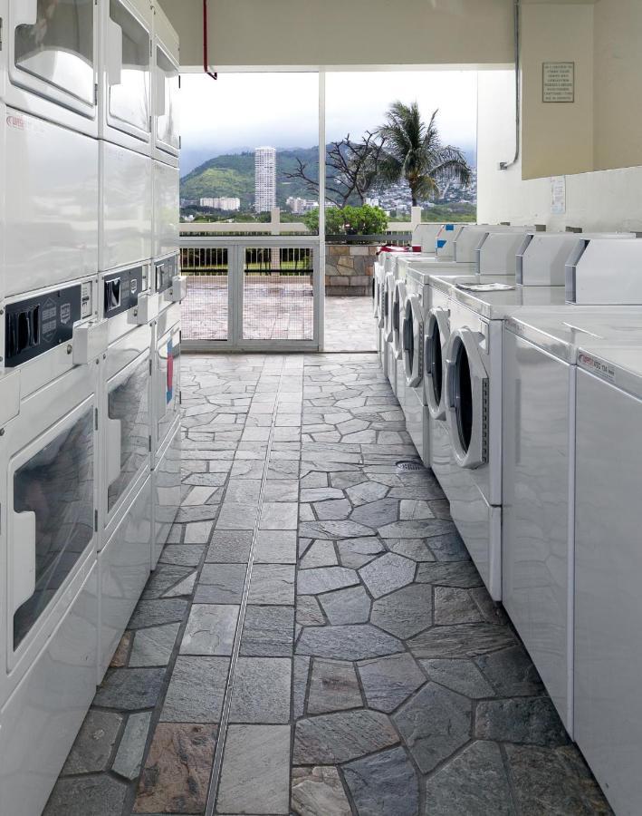 Beautifully Upgraded Studio Close To Waikiki Beach Lägenhet Honolulu Exteriör bild