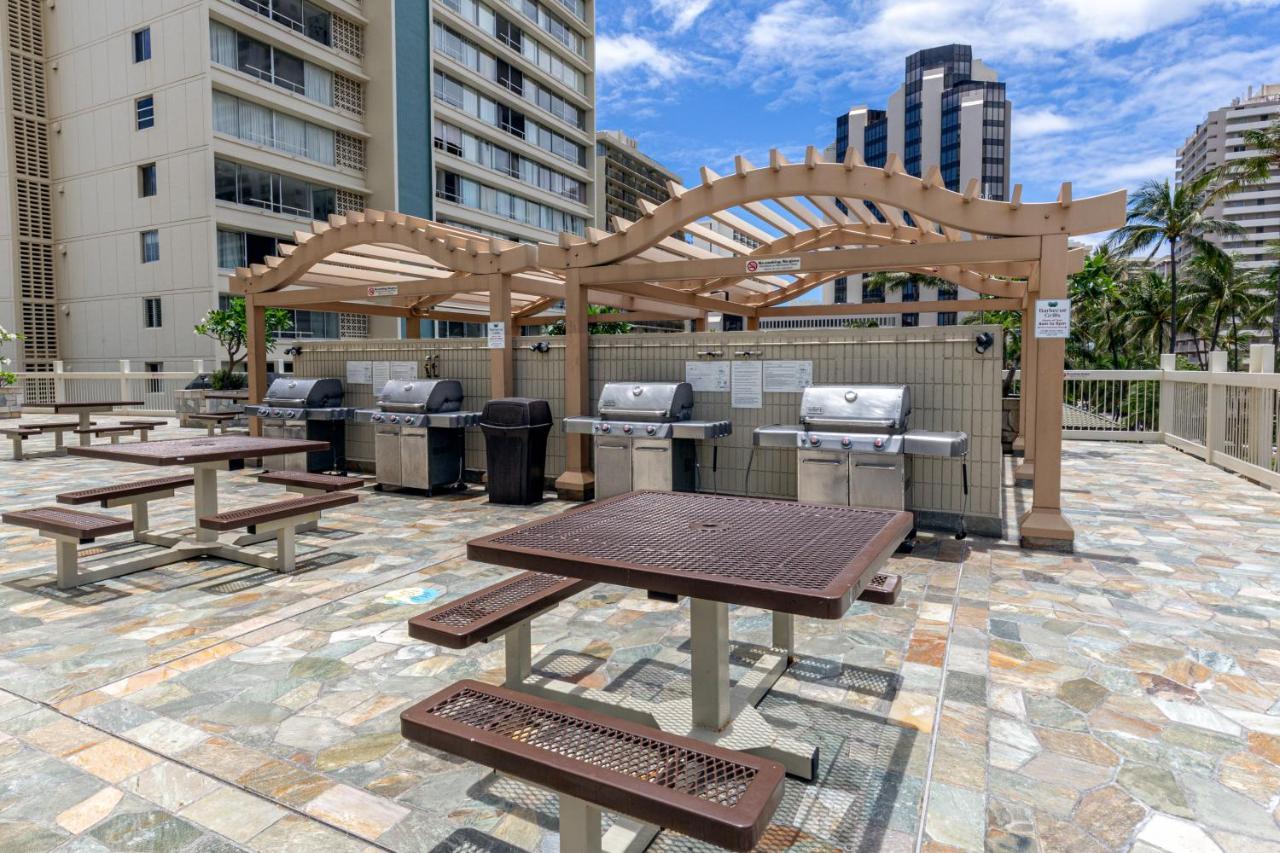 Beautifully Upgraded Studio Close To Waikiki Beach Lägenhet Honolulu Exteriör bild